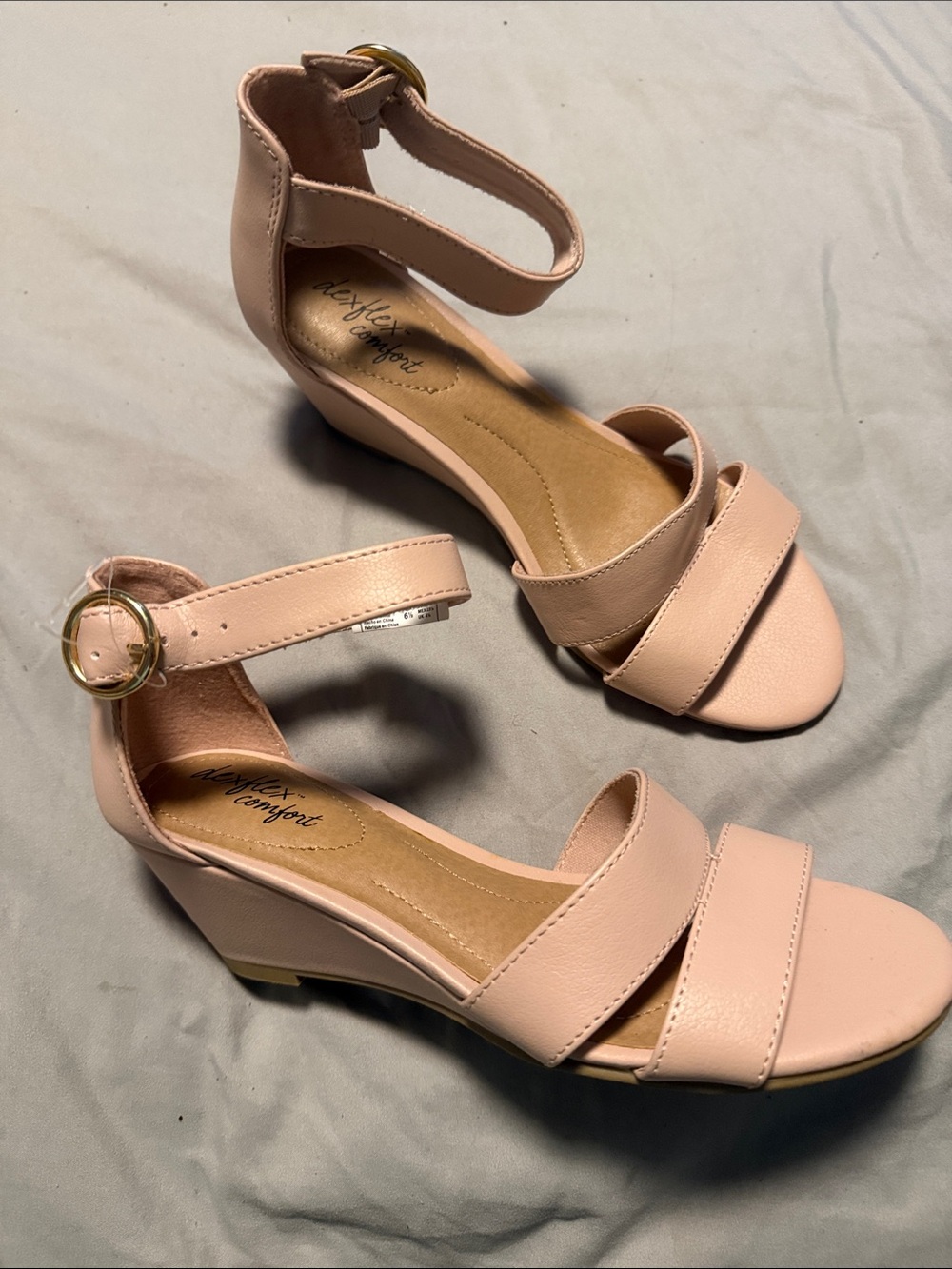 NWT Dexflex comfort Blush Pink Ankle-Strap Wedge Sandals